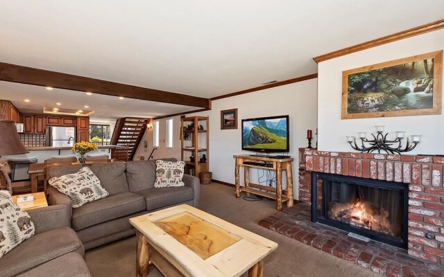 055 - Lakefront Ski Getaway