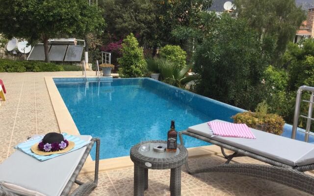 Merla Kas Villa Otelleri