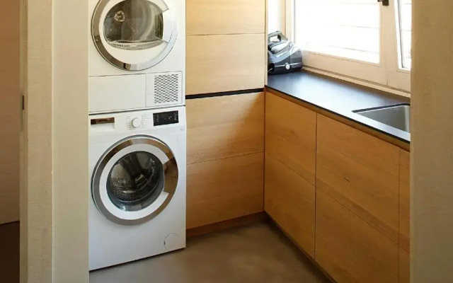 FridaysFlats, Beautiful Villa With Pool