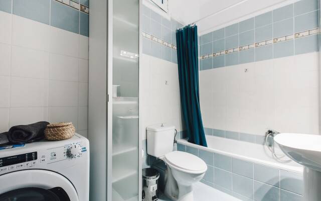 Chloe Apartments by QR booking