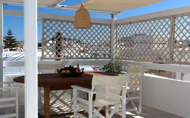 White cycladic town house with sea vew