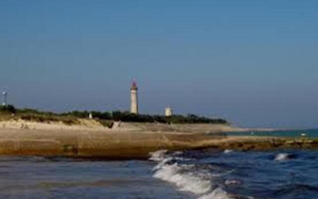 Maison Rétaise près de la Plage