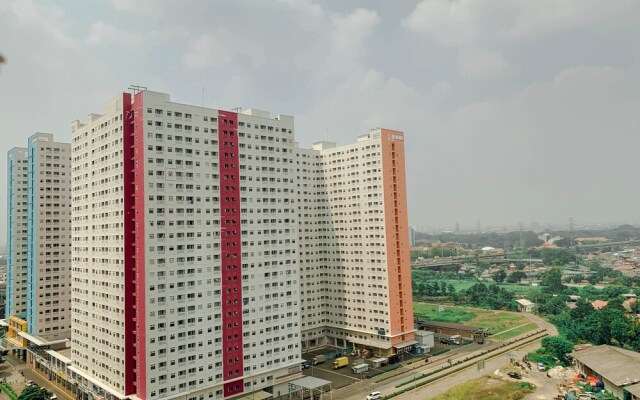 Simple And Cozy Living 2Br At Green Pramuka City Apartment