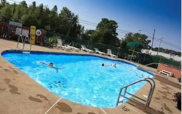 McIntosh Country Inn & Conference Centre in Canada