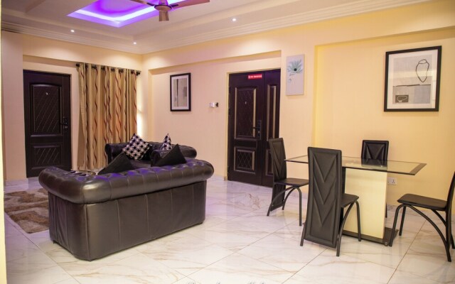 Executive 2-bed Apartment, Santa Maria - Accra