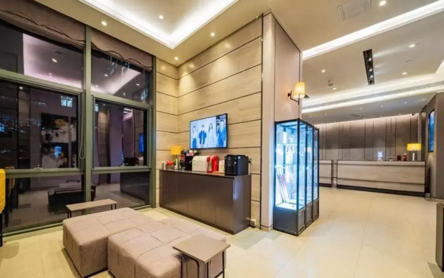 Homeinn Plus Hotel (Xi'an High-tech Zone Jinye First Road Zhangba Fourth Road Subway Station)