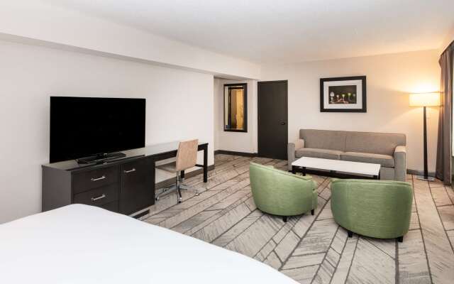 DoubleTree by Hilton Newark Penn Station