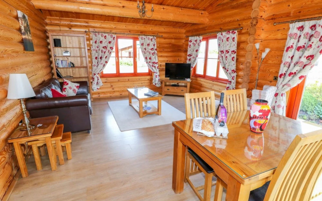 Ash Lodge