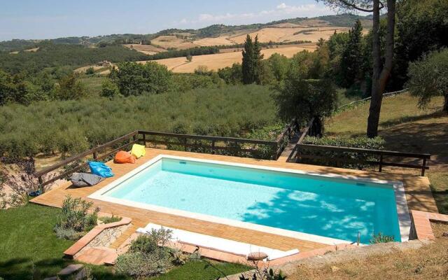 Stunning Country House overlooking Tuscany hills
