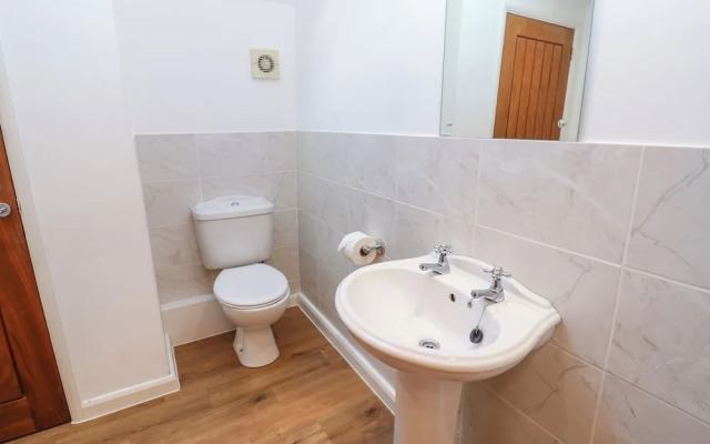 3 Eden Lodge
