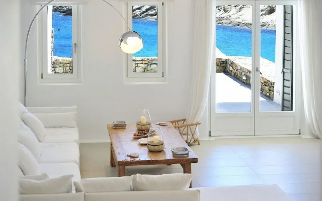 Luxurious 7 Bedroom Villa in Fokos Beach