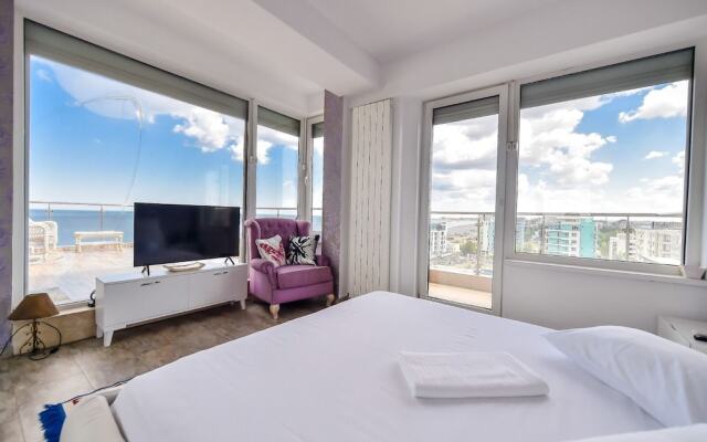 Sea View Penthouse Mamaia