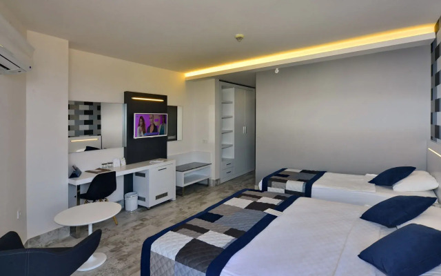 White City Beach - Adults Only