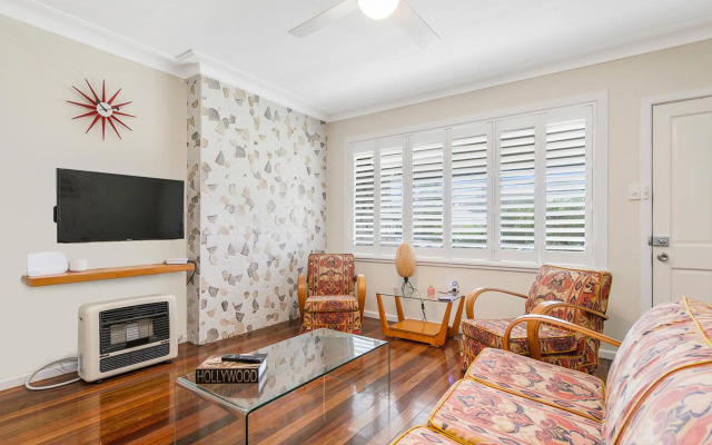 ONDINE, 4 Belmore Street