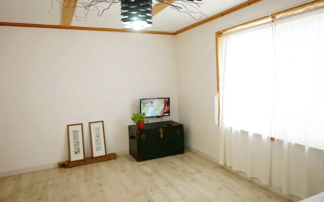 Jeonju Hyangkyo Cheotjip Pension