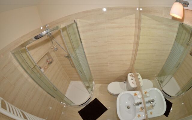 Royal Route 29 Comfort Rooms