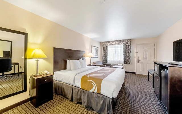 Quality Inn Three Rivers