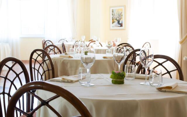 Hotel Baia Dei Faraglioni