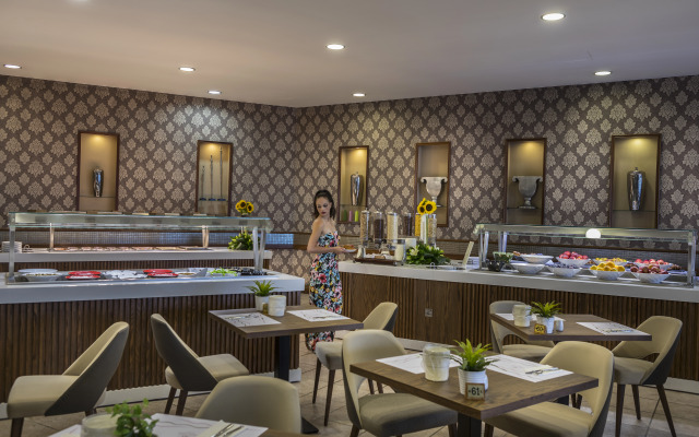 Pavlo Napa Beach Hotel