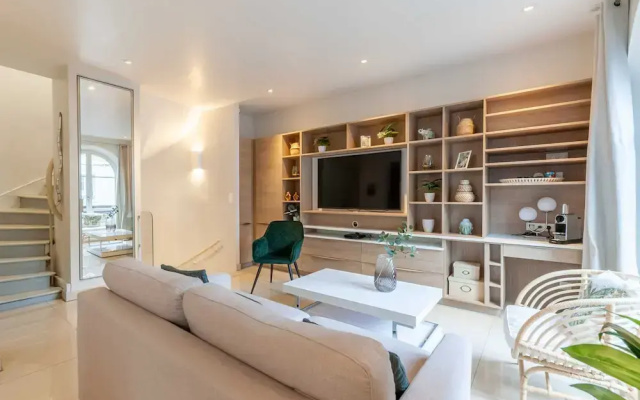 High-end 75m2 Apartment - Place Morny