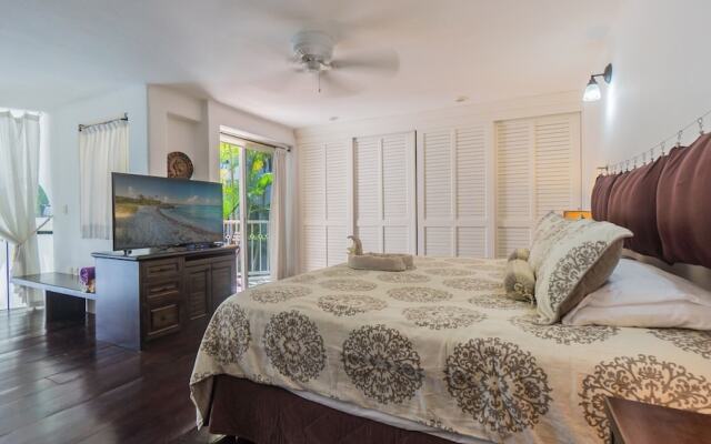 Royal Palms 5 2 Bedroom Condo by RedAwning