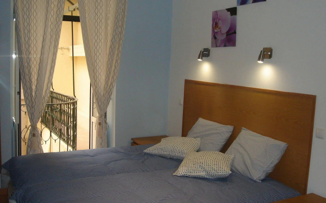 DownTown Guest House