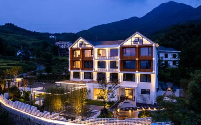 Wugong Mountain falls in love with Huaxi