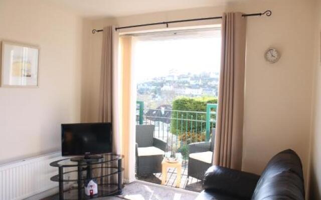 Number 6 Braeside Mews