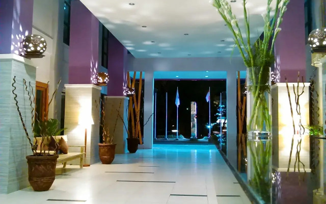 Отель Kuta Central Park