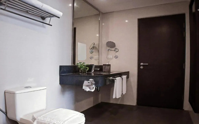 Private Rooms in Historic Manila Chinatown