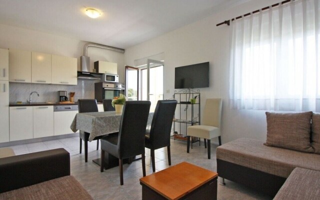 Two-bedroom Adria apartment with sea view