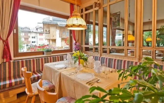 Hotel Cesa Edelweiss