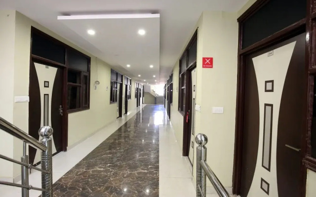 OYO 9040 Hotel Alpine