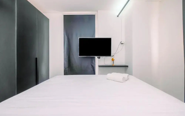 Luxury 2BR Apartment at Pejaten Park Residence with Bathtub
