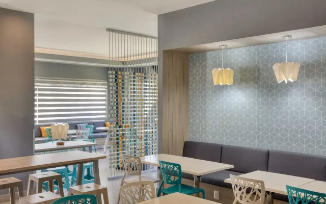 One Tuxtla Gutierrez