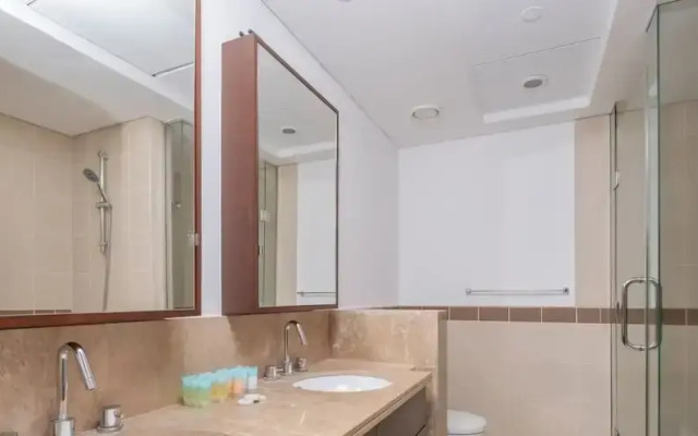 LUX  The Fountain View Suite