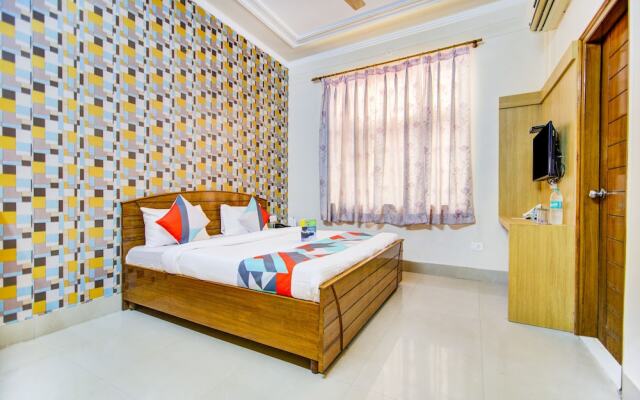 Hotel Gomti Residency