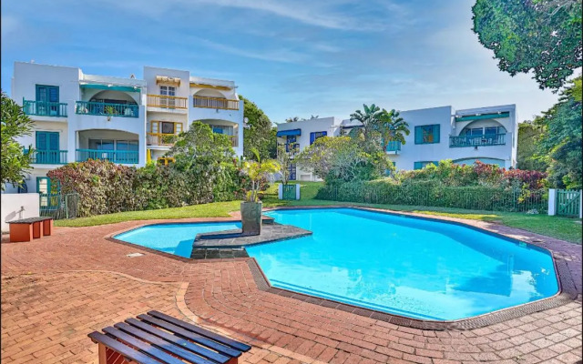 32 Akrotiri - Families only