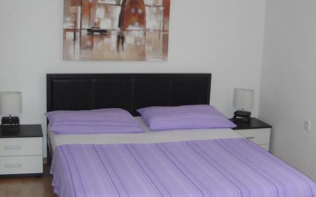 Garden Place Apartment