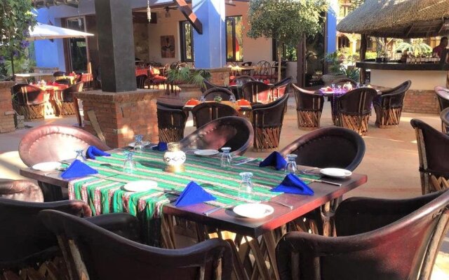 El Encanto Inn