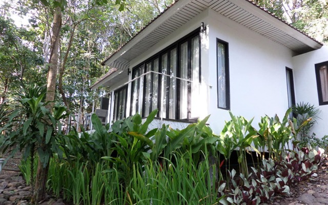 Sappraiwan Elephant Resort & Sanctuary