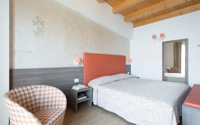 Village Hotel Lucia