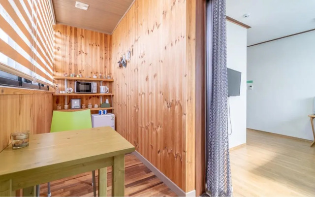 Jeju Tunanghouse Pension