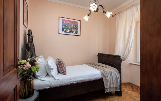 Antaeus Residence
