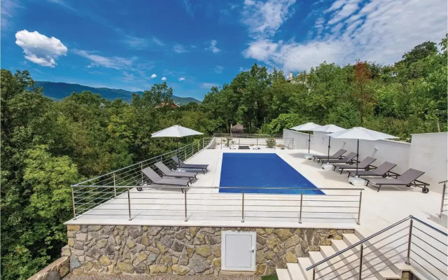 Four Bedroom Holiday Home in Kastav