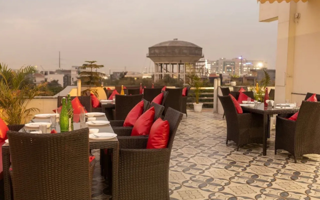 Divine Hotels & Banquets