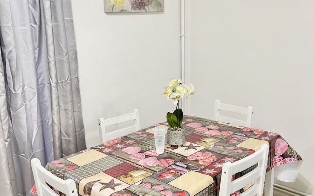 The HK House - Family Friendly Near To Blenheim Palace & Oxford City Centre