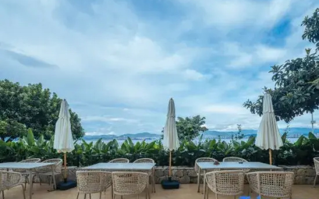 Floral Hotel · Gongdu Xinghai Hotel
