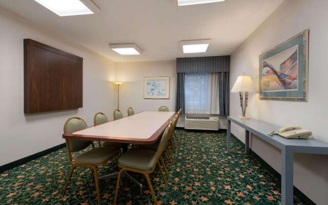 La Quinta Inn by Wyndham Cleveland Independence