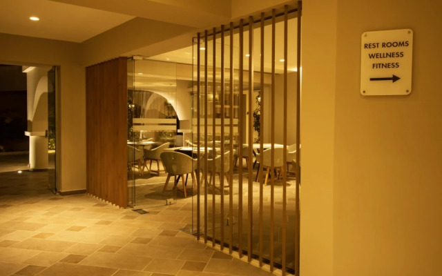 Parasol Luxury Hotel & Suites